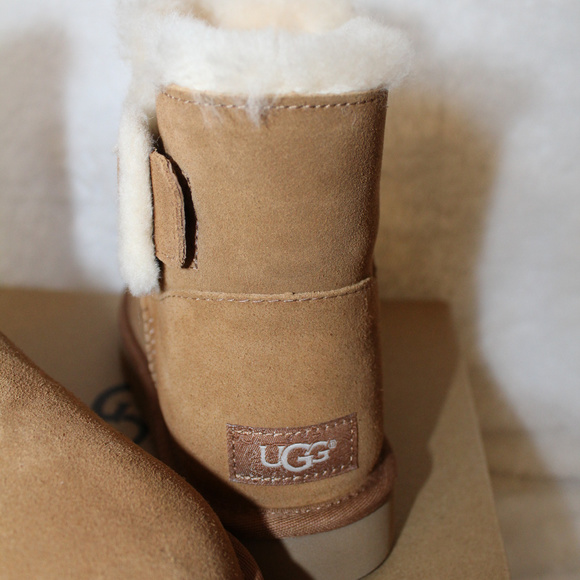 UGG MINI FLUFF BUCKLE SUEDE SHEARLING BOOTS - Picture 2 of 7